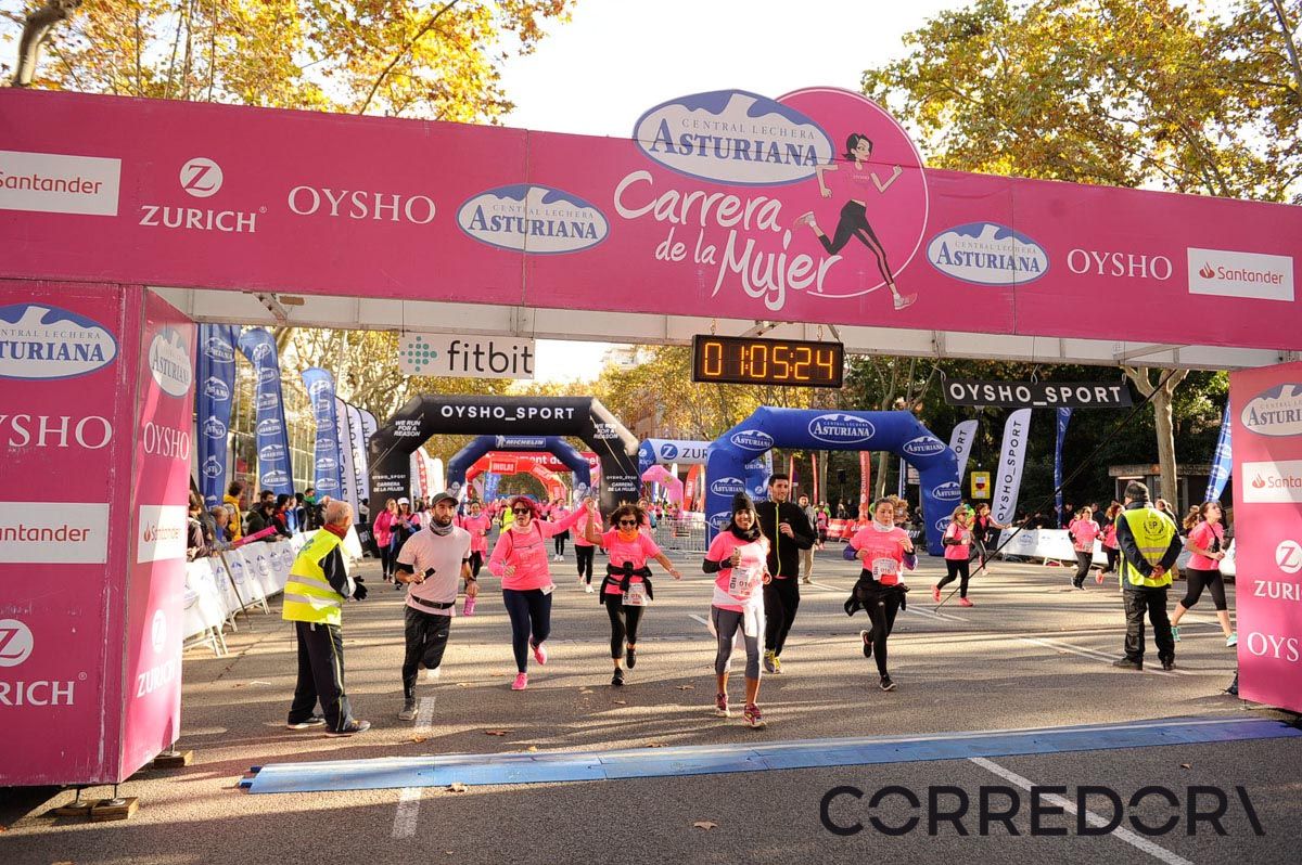Llegada de la Carrera de la Mujer de Barcelona (ARCO IZQUIERDO 34)