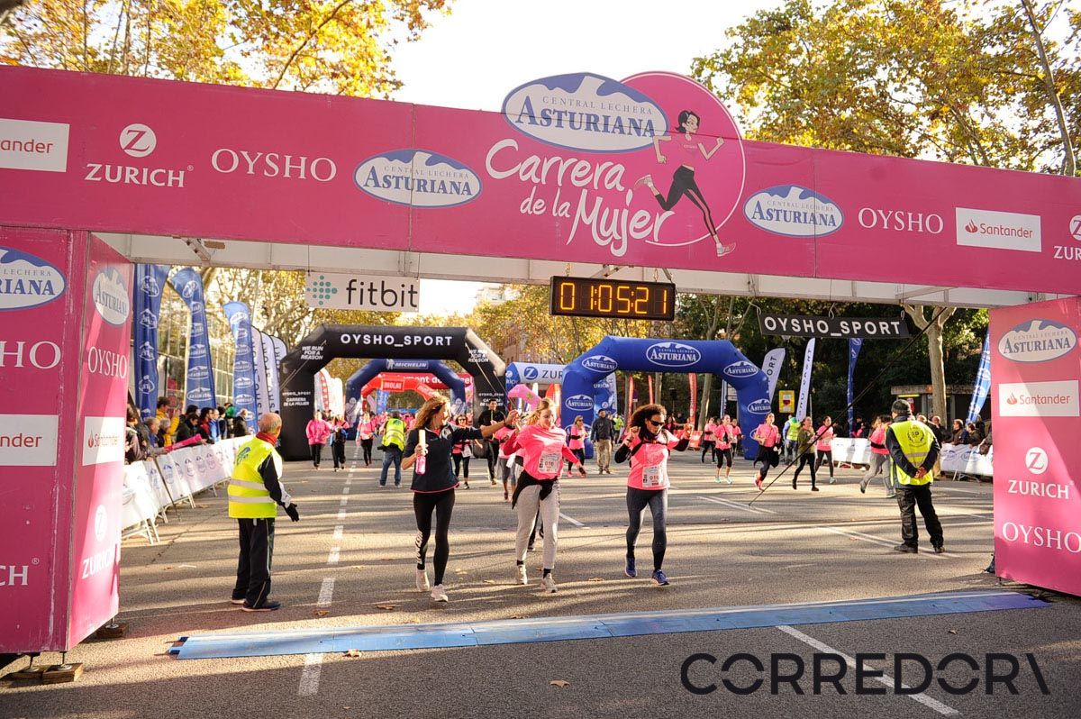 Llegada de la Carrera de la Mujer de Barcelona (ARCO IZQUIERDO 34)