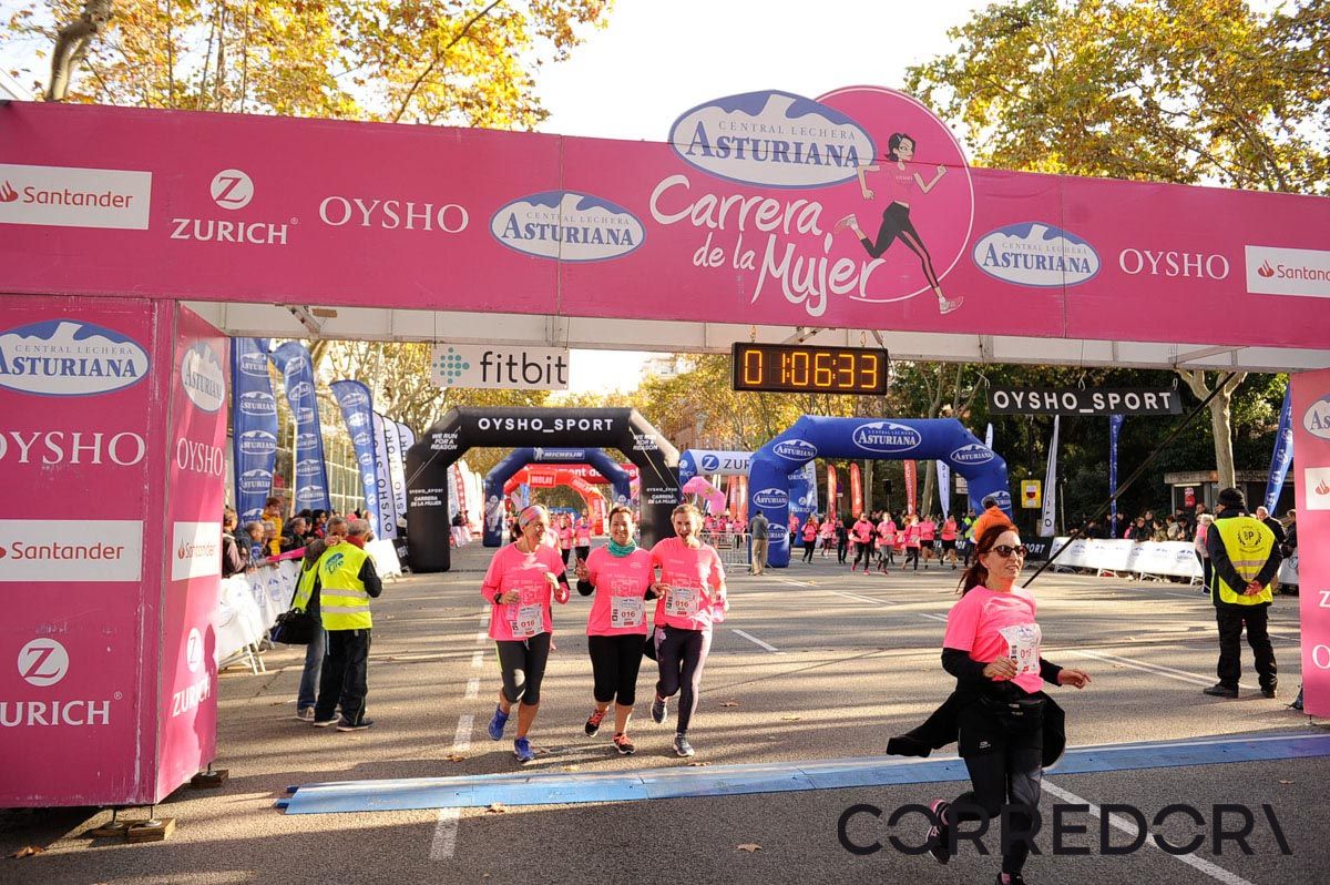 Llegada de la Carrera de la Mujer de Barcelona (ARCO IZQUIERDO 36)