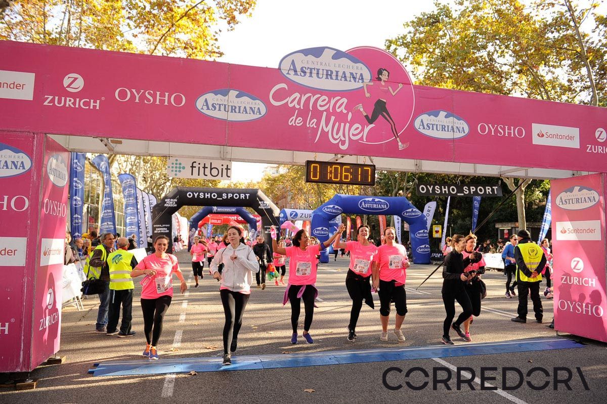 Llegada de la Carrera de la Mujer de Barcelona (ARCO IZQUIERDO 36)