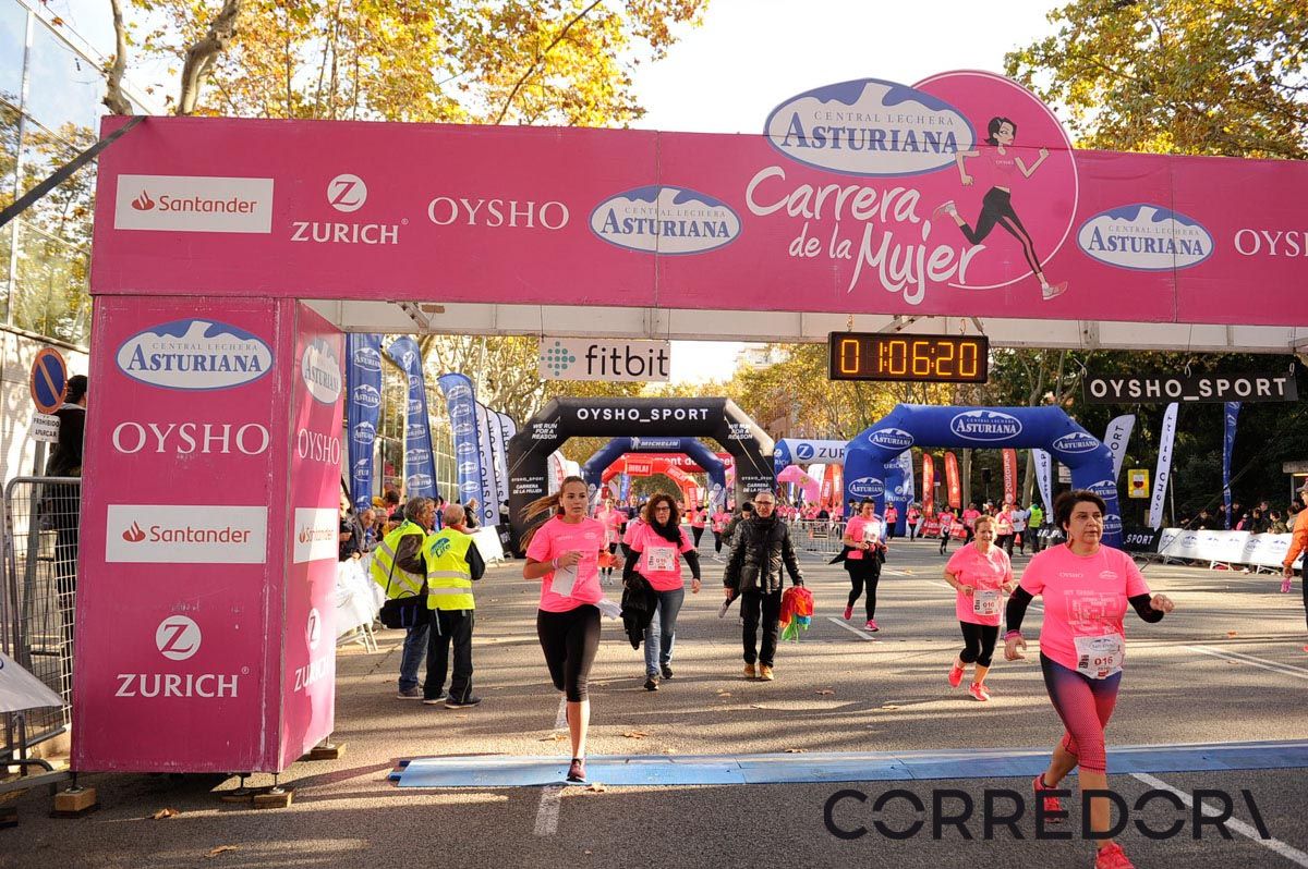 Llegada de la Carrera de la Mujer de Barcelona (ARCO IZQUIERDO 36)