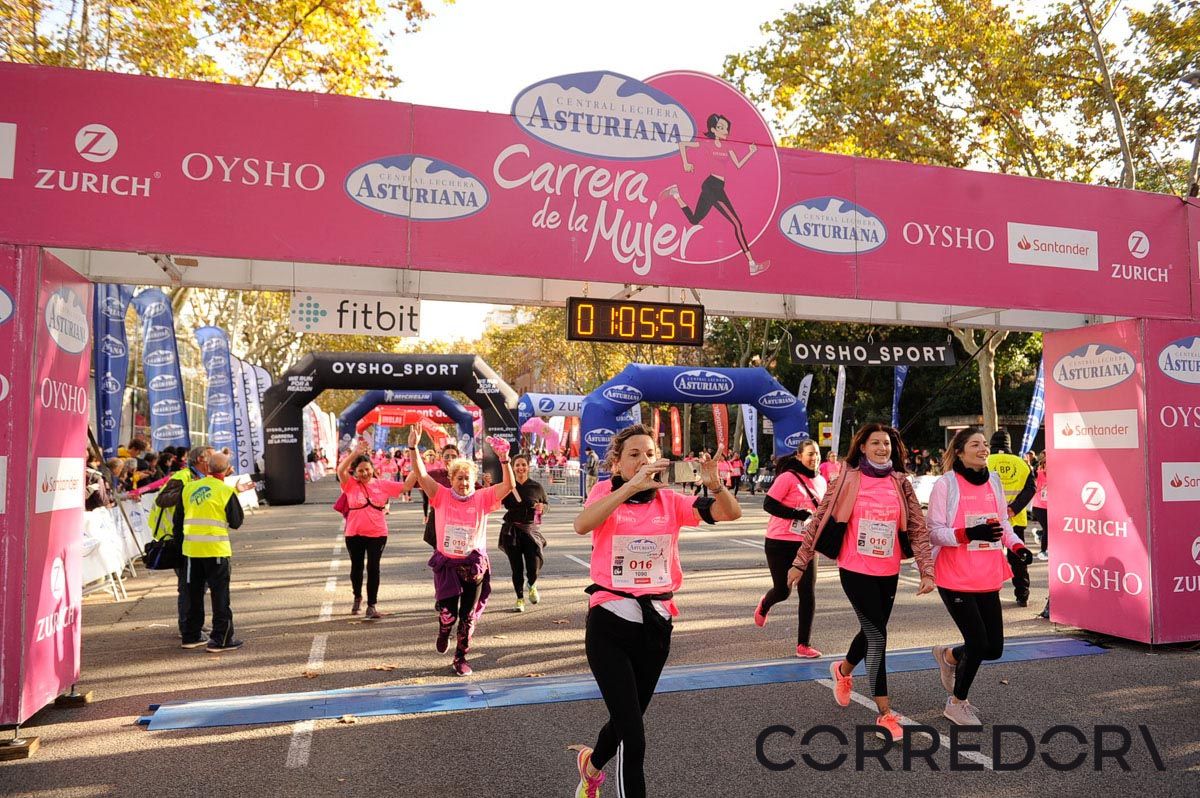 Llegada de la Carrera de la Mujer de Barcelona (ARCO IZQUIERDO 35)