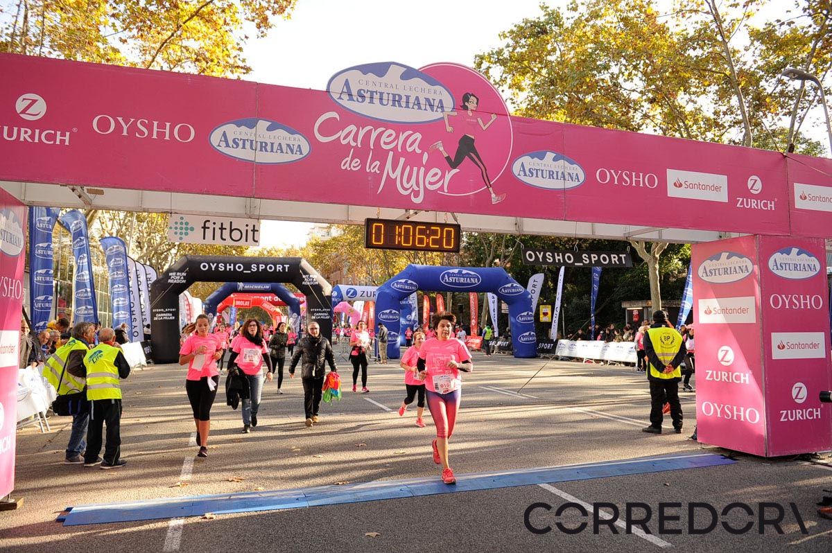 Llegada de la Carrera de la Mujer de Barcelona (ARCO IZQUIERDO 36)