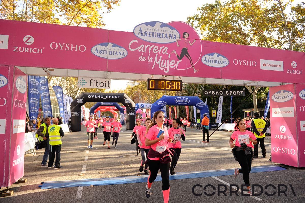 Llegada de la Carrera de la Mujer de Barcelona (ARCO IZQUIERDO 36)