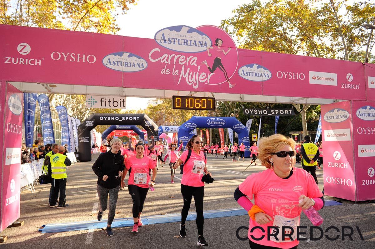 Llegada de la Carrera de la Mujer de Barcelona (ARCO IZQUIERDO 36)