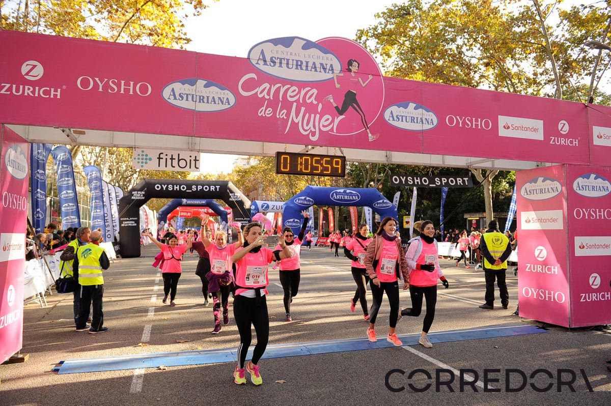 Llegada de la Carrera de la Mujer de Barcelona (ARCO IZQUIERDO 35)