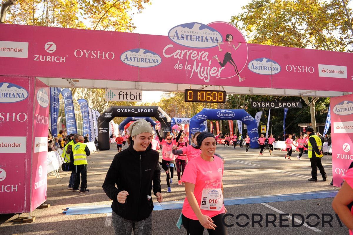 Llegada de la Carrera de la Mujer de Barcelona (ARCO IZQUIERDO 36)