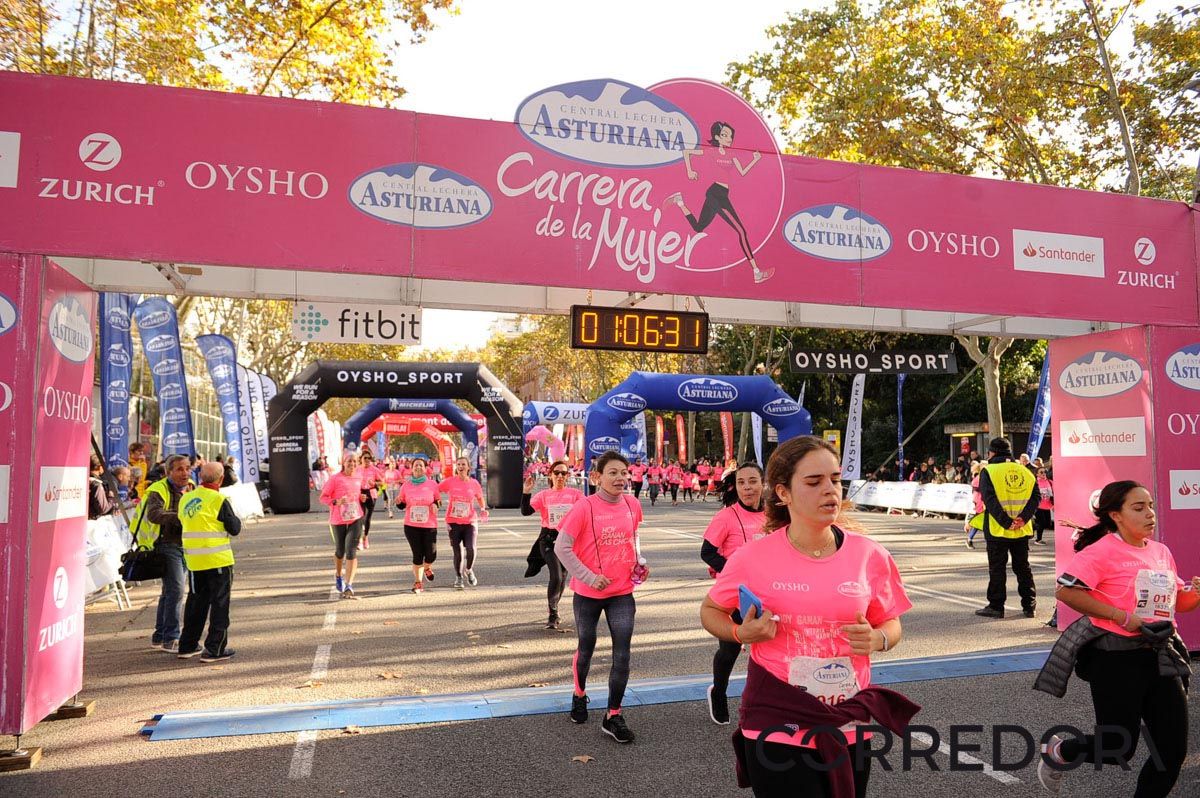 Llegada de la Carrera de la Mujer de Barcelona (ARCO IZQUIERDO 36)