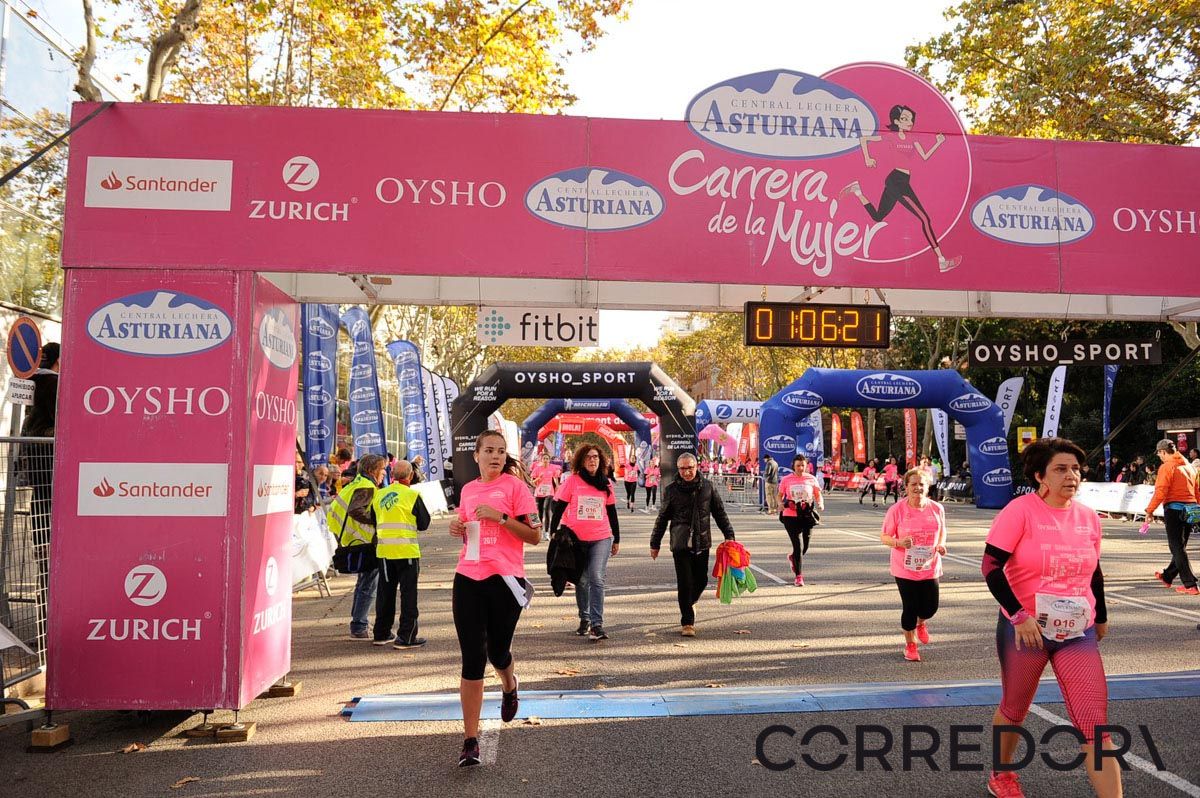 Llegada de la Carrera de la Mujer de Barcelona (ARCO IZQUIERDO 36)