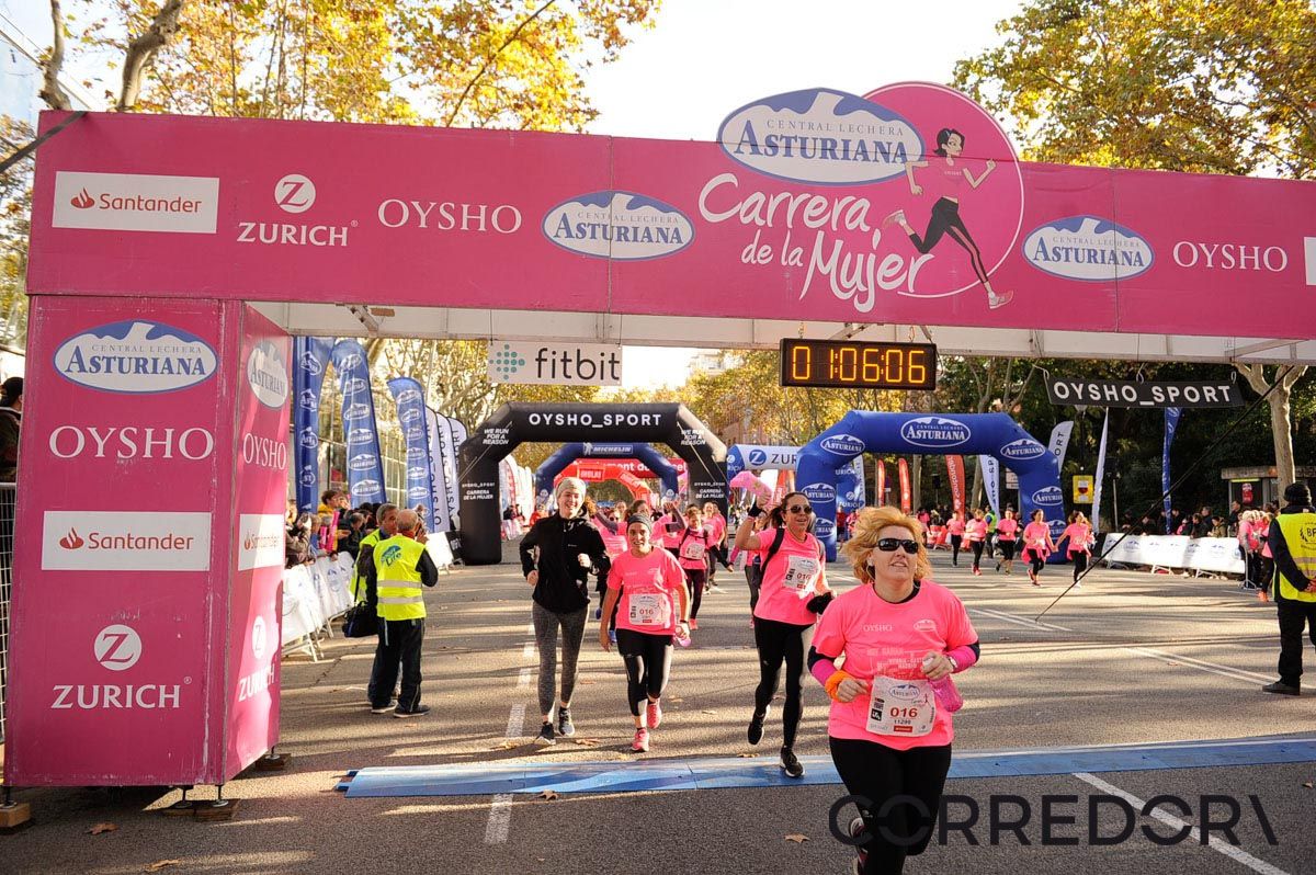 Llegada de la Carrera de la Mujer de Barcelona (ARCO IZQUIERDO 36)