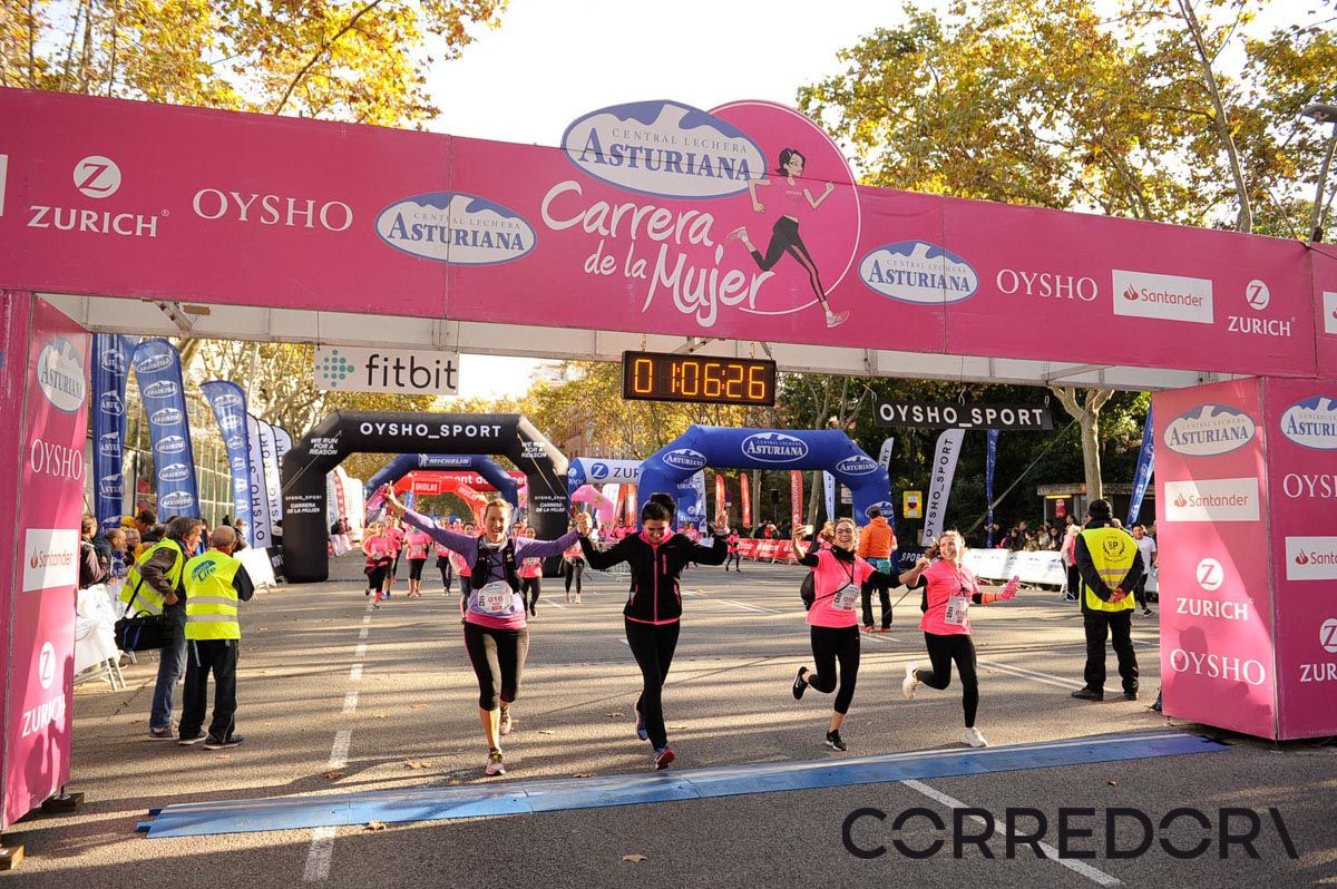 Llegada de la Carrera de la Mujer de Barcelona (ARCO IZQUIERDO 36)