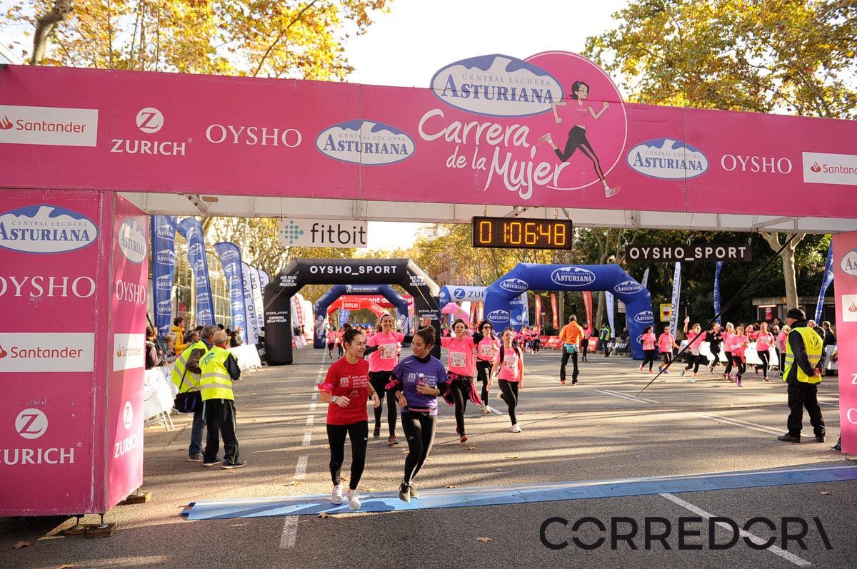 Llegada de la Carrera de la Mujer de Barcelona (ARCO IZQUIERDO 37)
