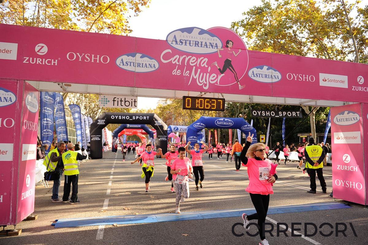 Llegada de la Carrera de la Mujer de Barcelona (ARCO IZQUIERDO 36)