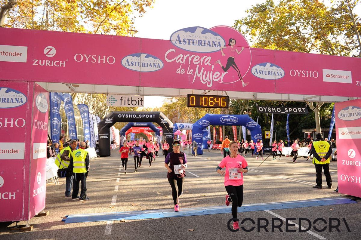 Llegada de la Carrera de la Mujer de Barcelona (ARCO IZQUIERDO 37)