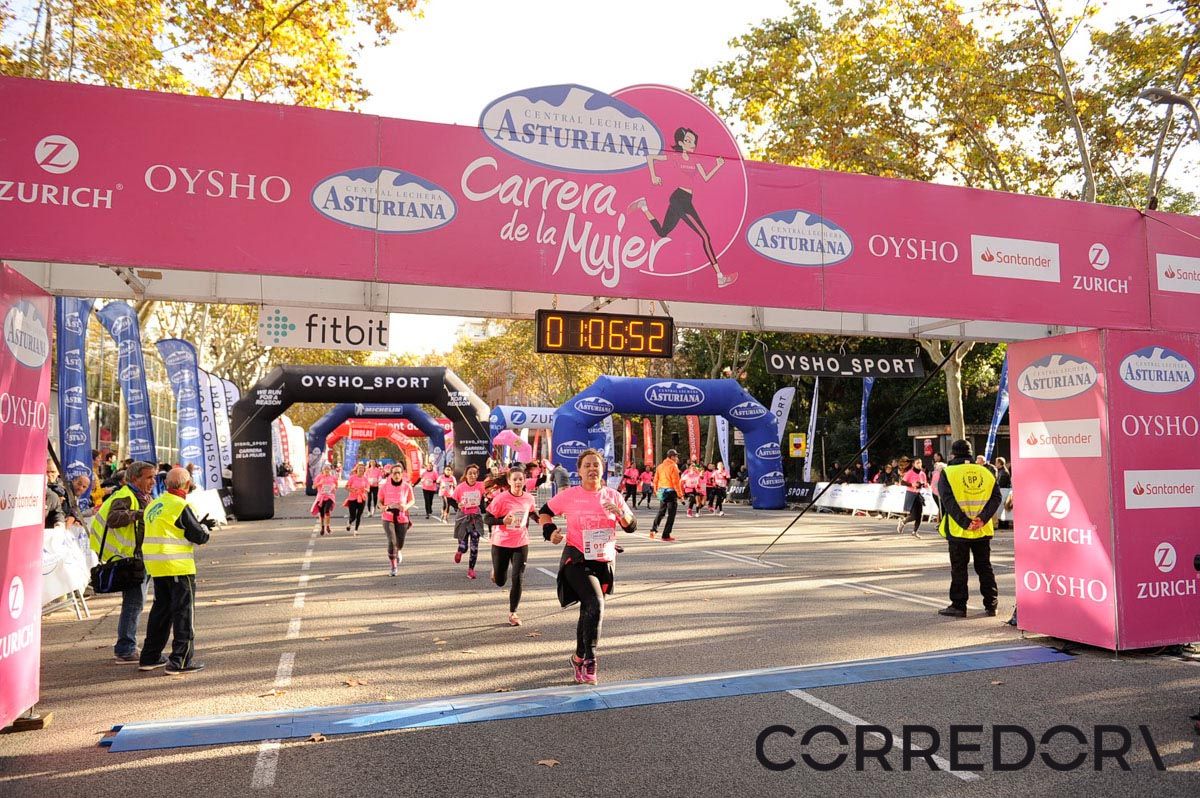 Llegada de la Carrera de la Mujer de Barcelona (ARCO IZQUIERDO 37)