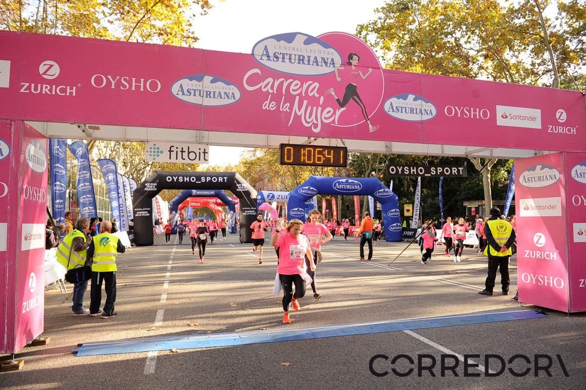 Llegada de la Carrera de la Mujer de Barcelona (ARCO IZQUIERDO 36)