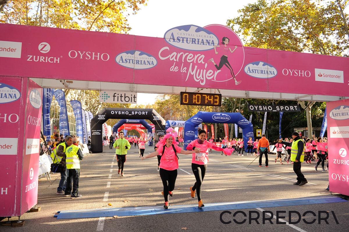 Llegada de la Carrera de la Mujer de Barcelona (ARCO IZQUIERDO 38)