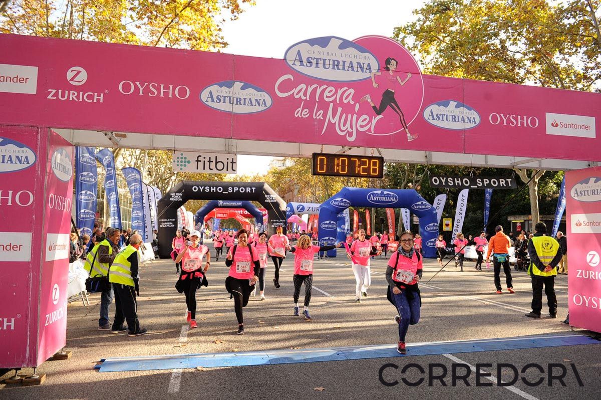 Llegada de la Carrera de la Mujer de Barcelona (ARCO IZQUIERDO 37)