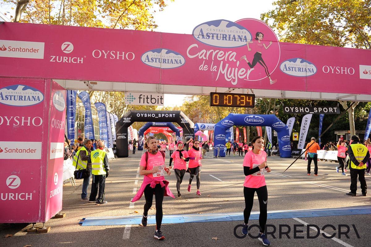 Llegada de la Carrera de la Mujer de Barcelona (ARCO IZQUIERDO 38)