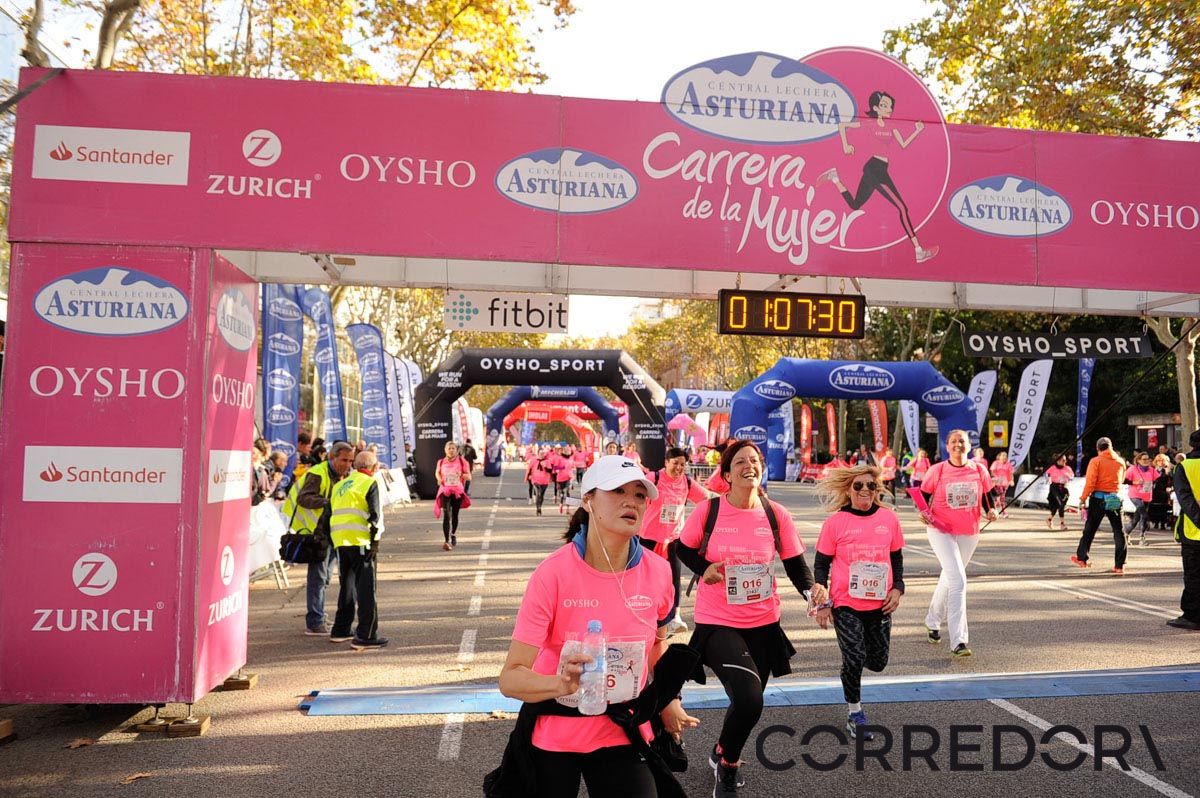 Llegada de la Carrera de la Mujer de Barcelona (ARCO IZQUIERDO 38)