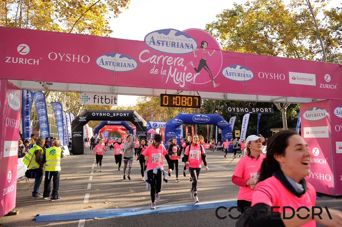 Llegada de la Carrera de la Mujer de Barcelona (ARCO IZQUIERDO 39)