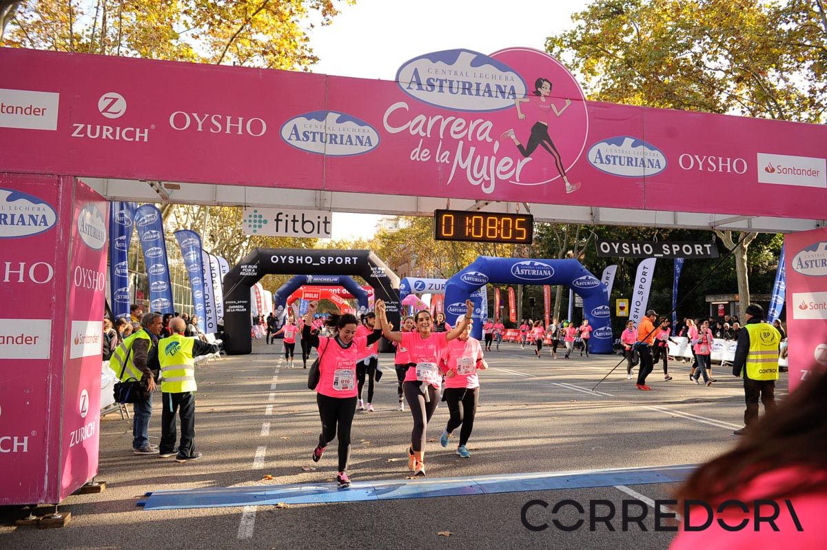Llegada de la Carrera de la Mujer de Barcelona (ARCO IZQUIERDO 39)