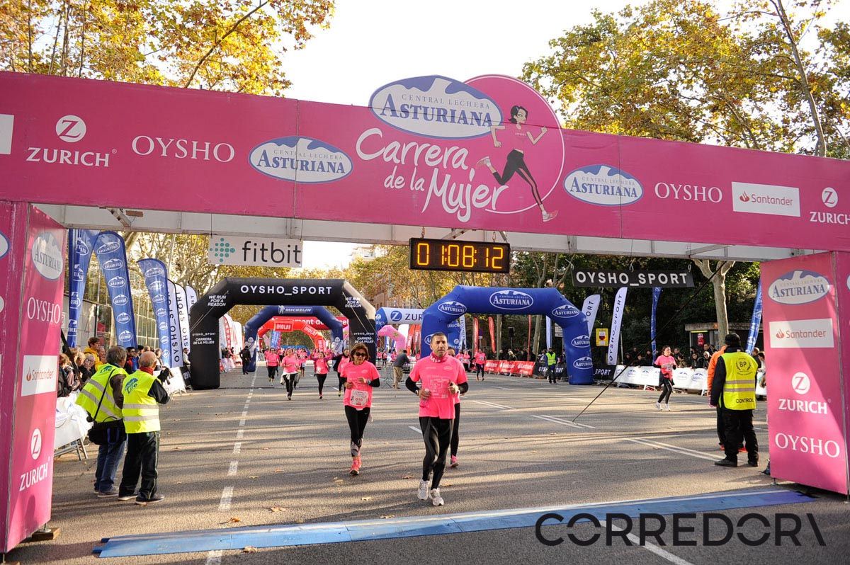Llegada de la Carrera de la Mujer de Barcelona (ARCO IZQUIERDO 39)