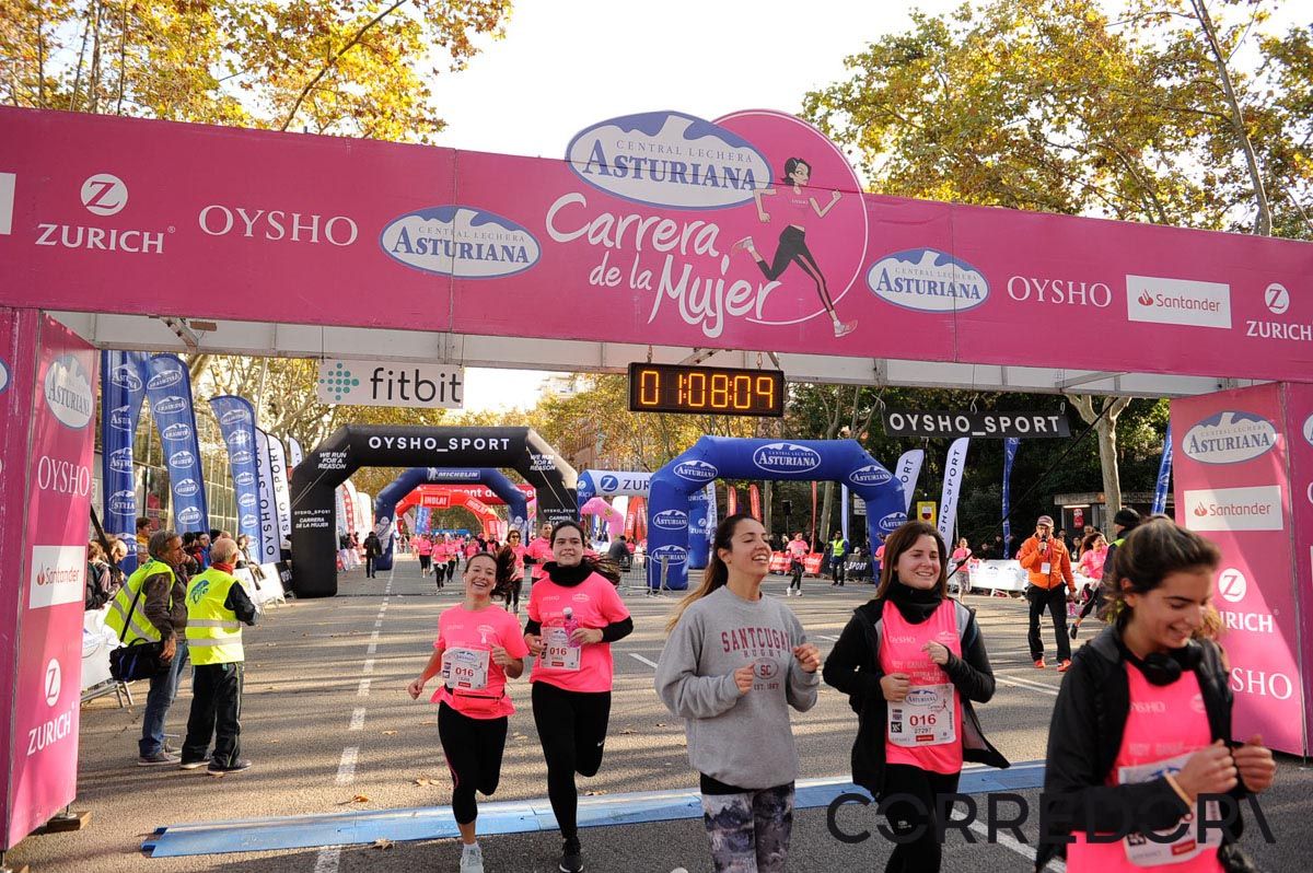 Llegada de la Carrera de la Mujer de Barcelona (ARCO IZQUIERDO 39)