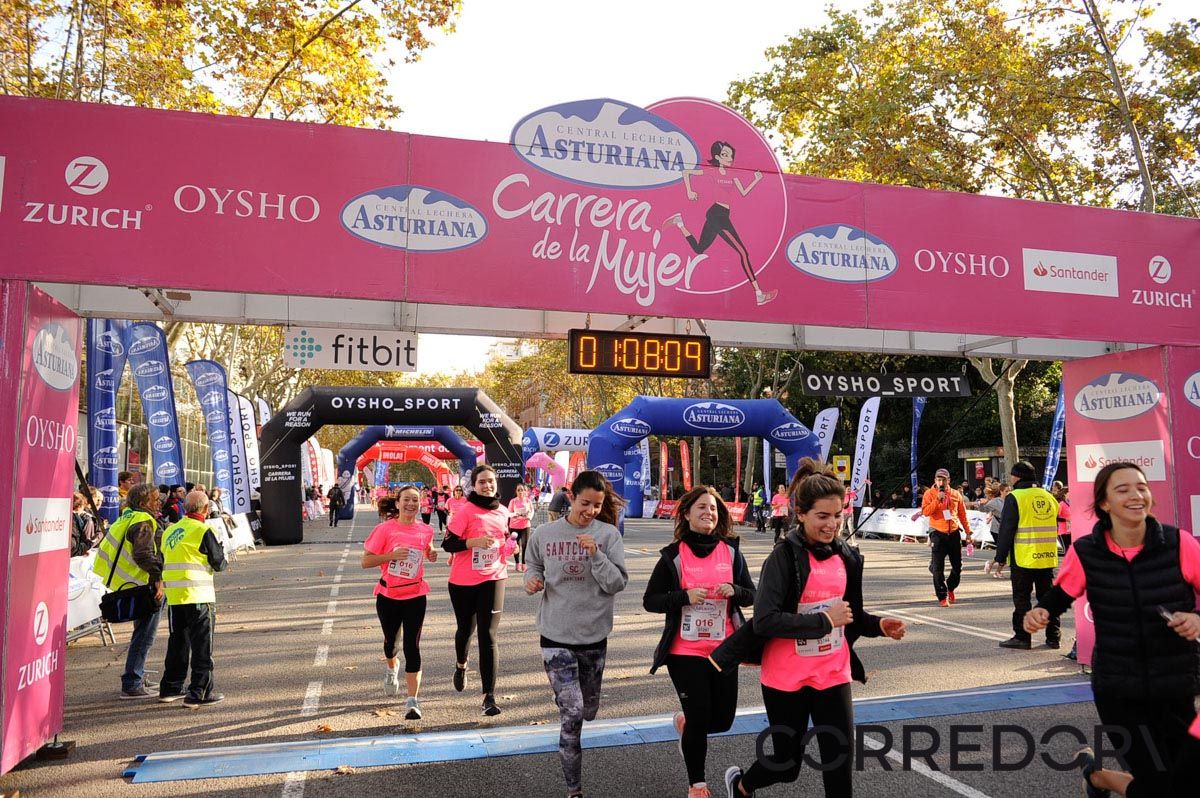Llegada de la Carrera de la Mujer de Barcelona (ARCO IZQUIERDO 39)