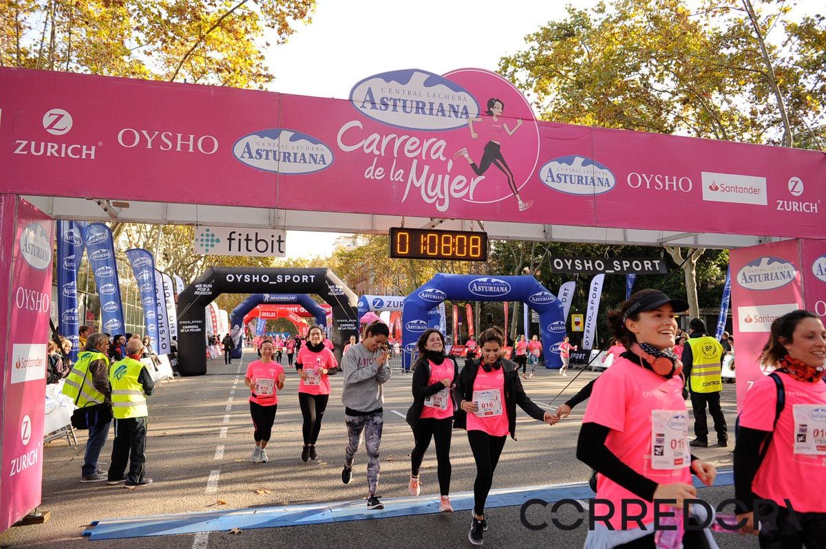 Llegada de la Carrera de la Mujer de Barcelona (ARCO IZQUIERDO 39)