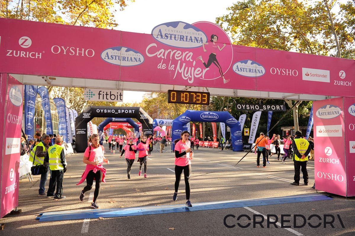 Llegada de la Carrera de la Mujer de Barcelona (ARCO IZQUIERDO 38)