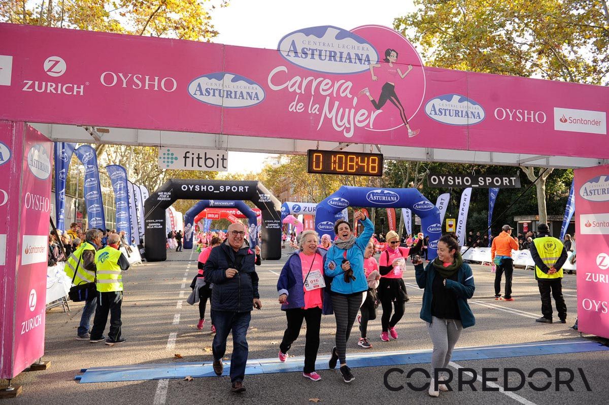 Llegada de la Carrera de la Mujer de Barcelona (ARCO IZQUIERDO 40)