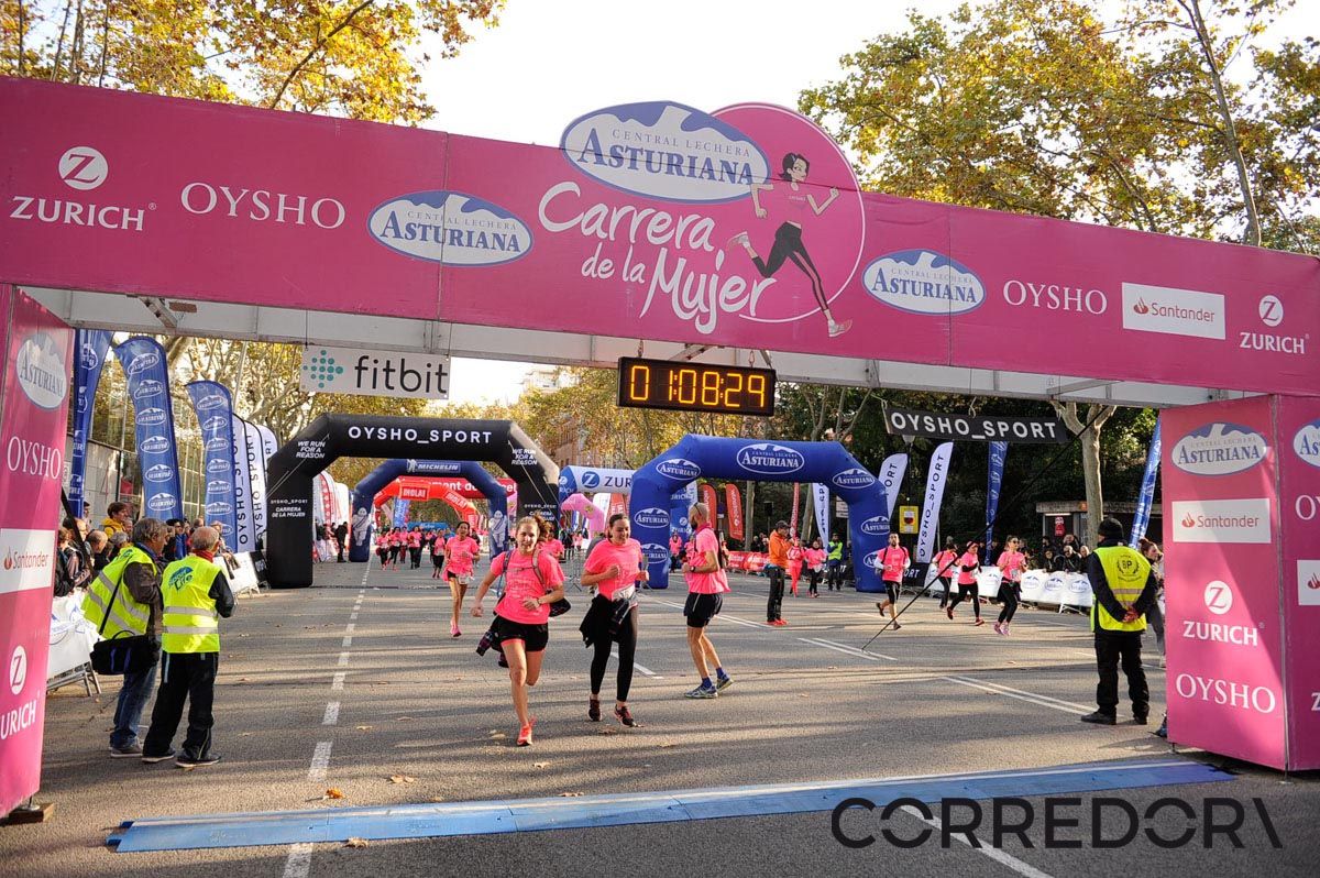 Llegada de la Carrera de la Mujer de Barcelona (ARCO IZQUIERDO 39)