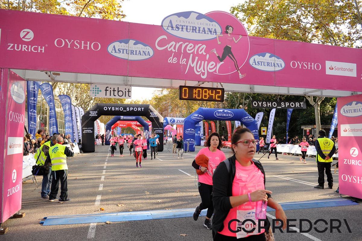 Llegada de la Carrera de la Mujer de Barcelona (ARCO IZQUIERDO 39)