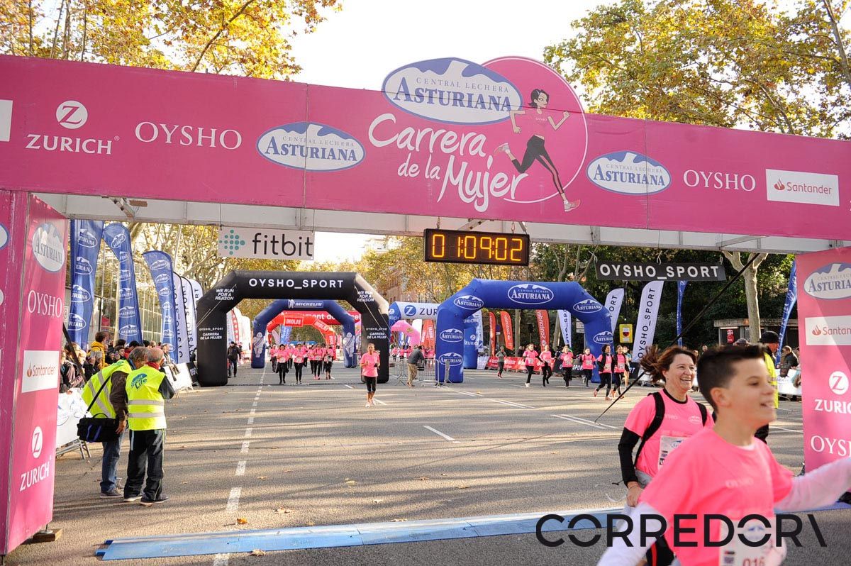 Llegada de la Carrera de la Mujer de Barcelona (ARCO IZQUIERDO 40)