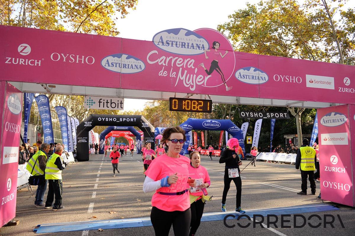 Llegada de la Carrera de la Mujer de Barcelona (ARCO IZQUIERDO 39)