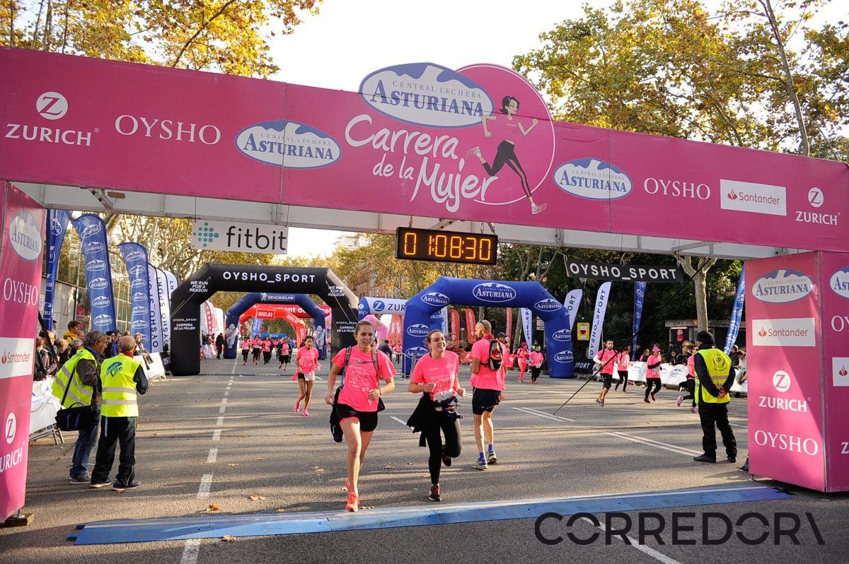 Llegada de la Carrera de la Mujer de Barcelona (ARCO IZQUIERDO 39)