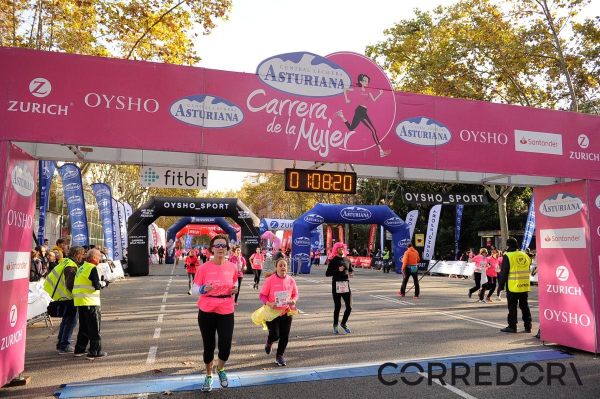 Llegada de la Carrera de la Mujer de Barcelona (ARCO IZQUIERDO 39)