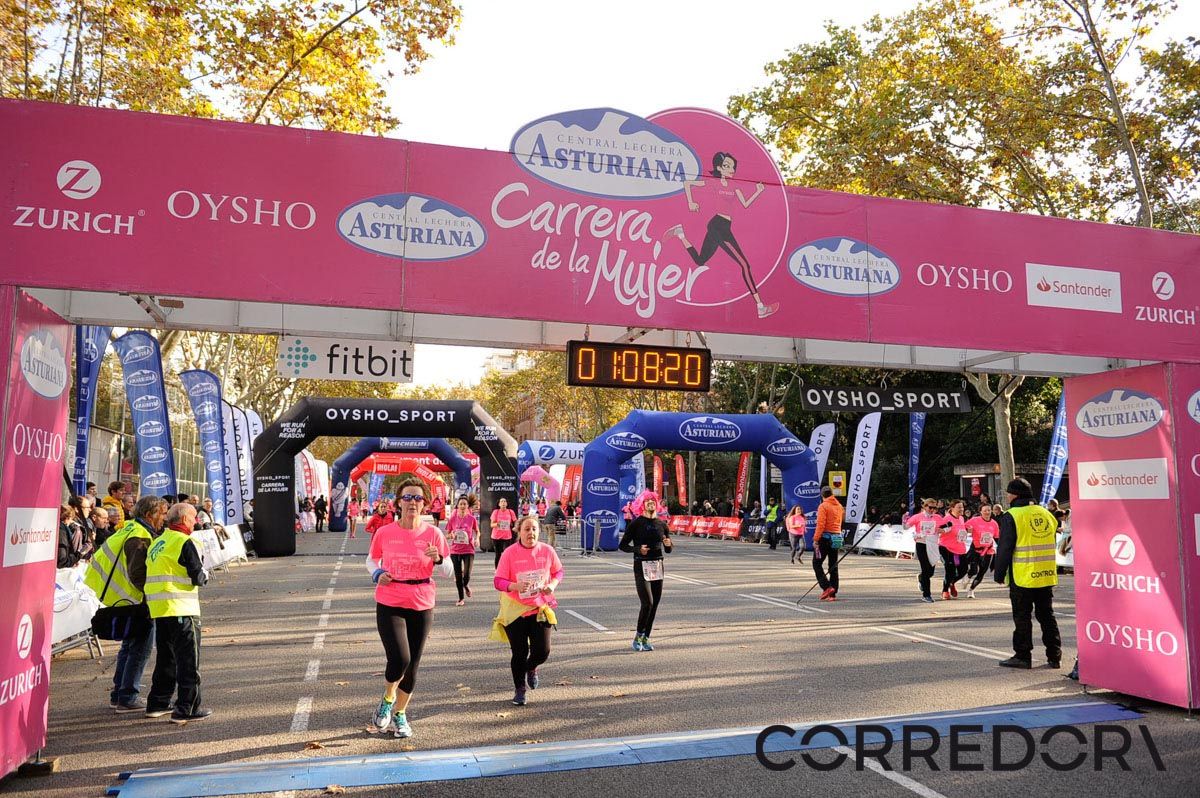Llegada de la Carrera de la Mujer de Barcelona (ARCO IZQUIERDO 39)