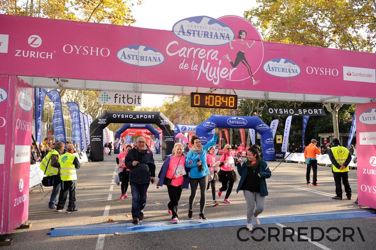 Llegada de la Carrera de la Mujer de Barcelona (ARCO IZQUIERDO 40)