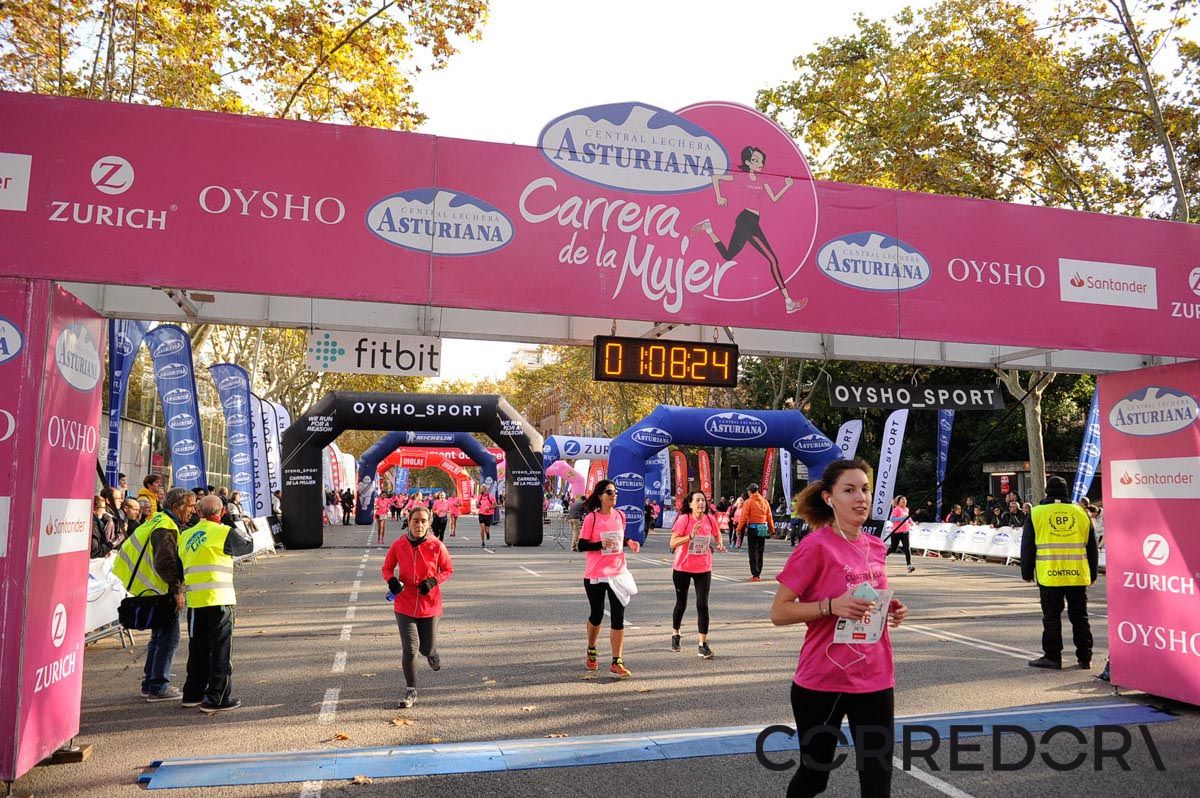 Llegada de la Carrera de la Mujer de Barcelona (ARCO IZQUIERDO 39)