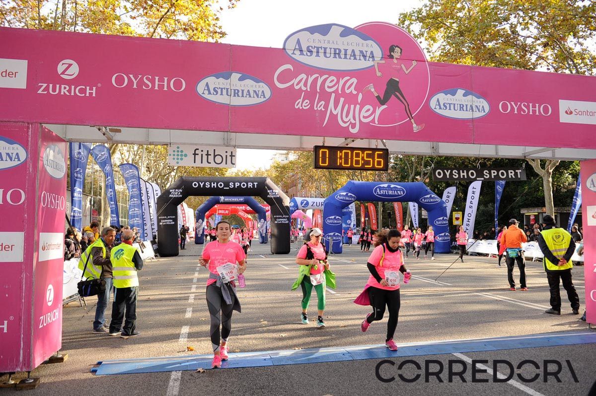 Llegada de la Carrera de la Mujer de Barcelona (ARCO IZQUIERDO 40)