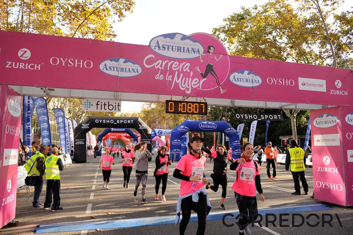 Llegada de la Carrera de la Mujer de Barcelona (ARCO IZQUIERDO 39)