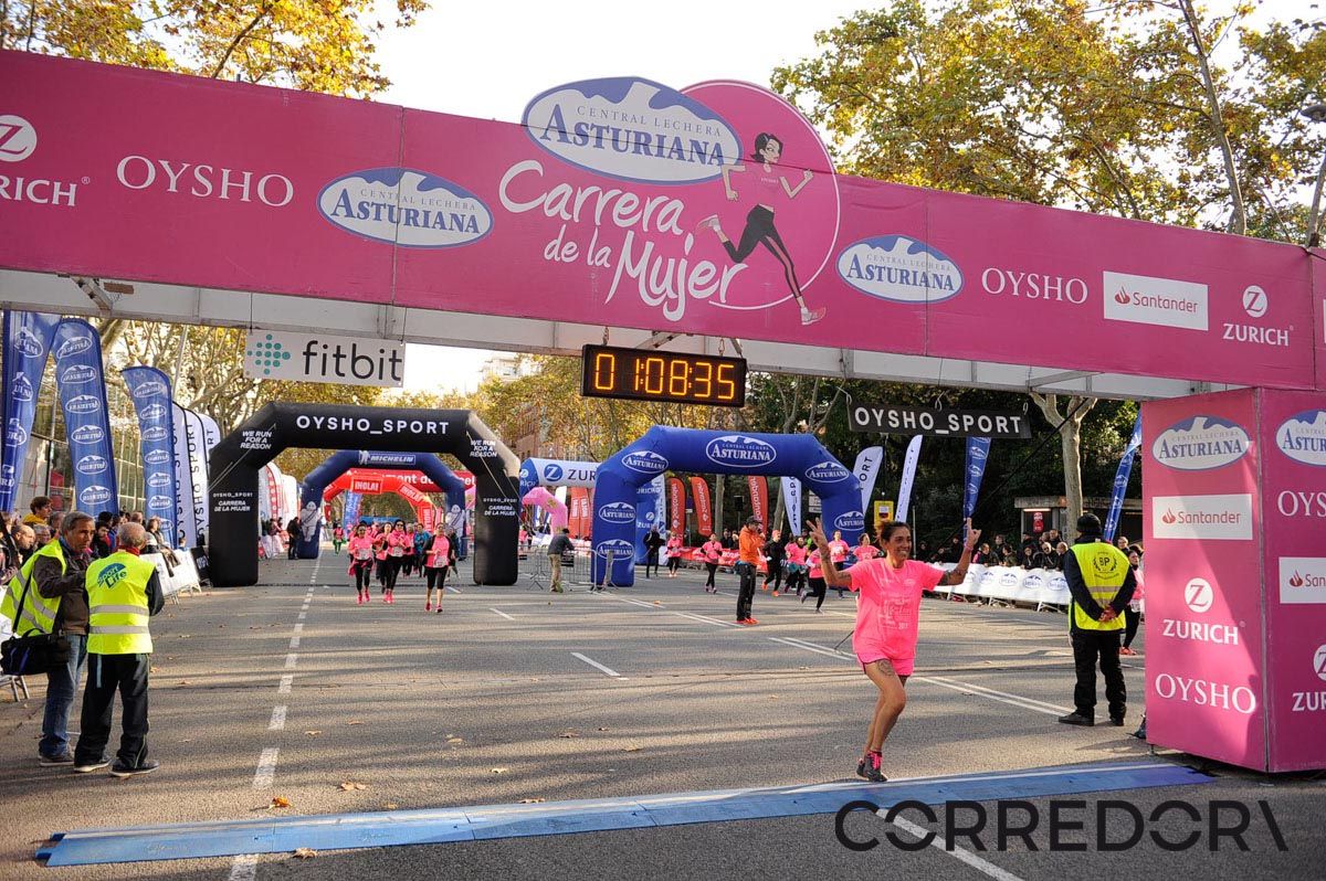 Llegada de la Carrera de la Mujer de Barcelona (ARCO IZQUIERDO 39)
