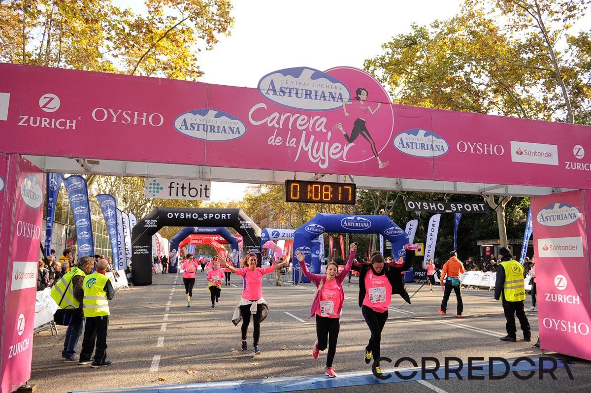 Llegada de la Carrera de la Mujer de Barcelona (ARCO IZQUIERDO 39)