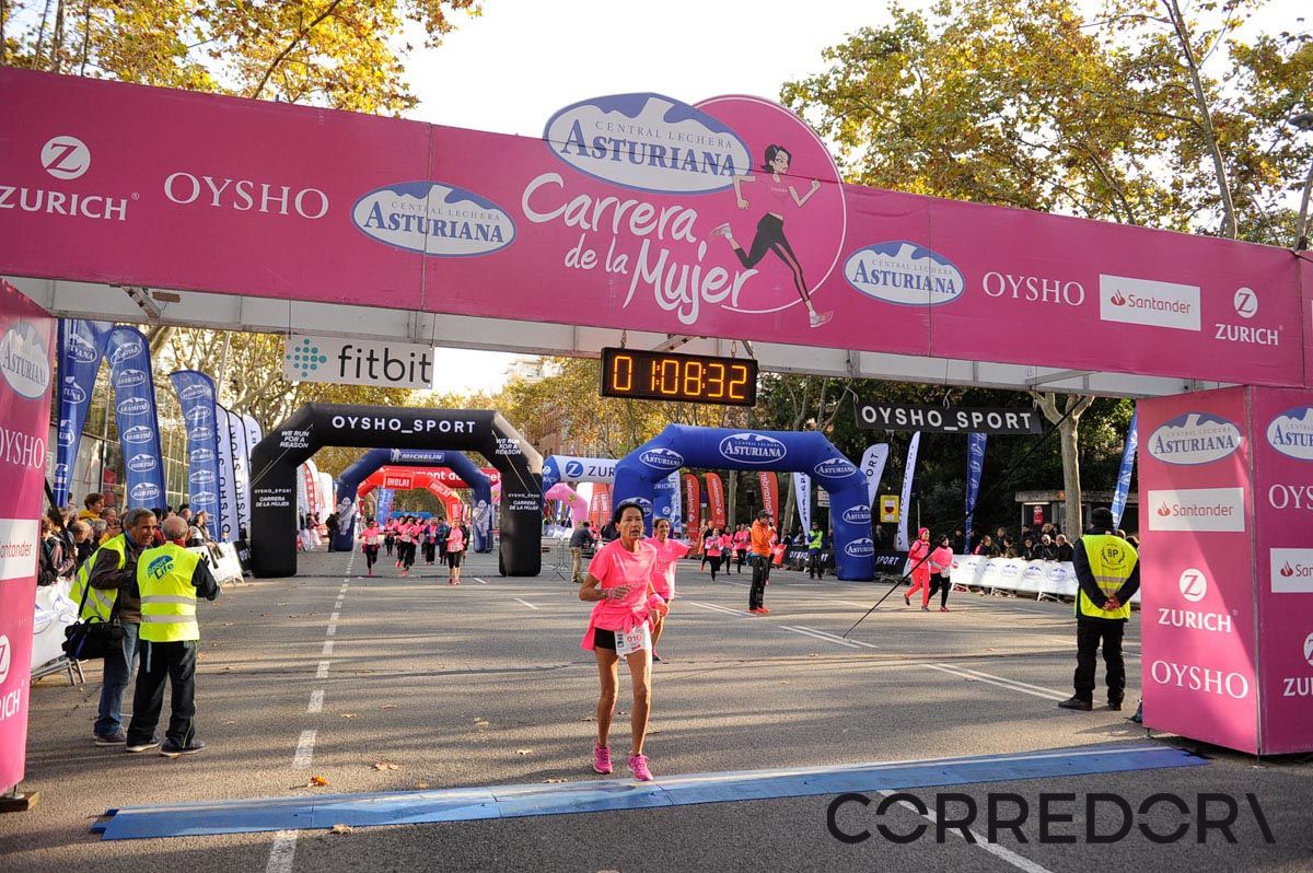 Llegada de la Carrera de la Mujer de Barcelona (ARCO IZQUIERDO 39)