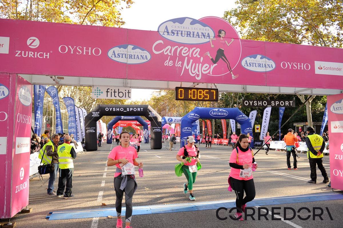 Llegada de la Carrera de la Mujer de Barcelona (ARCO IZQUIERDO 40)