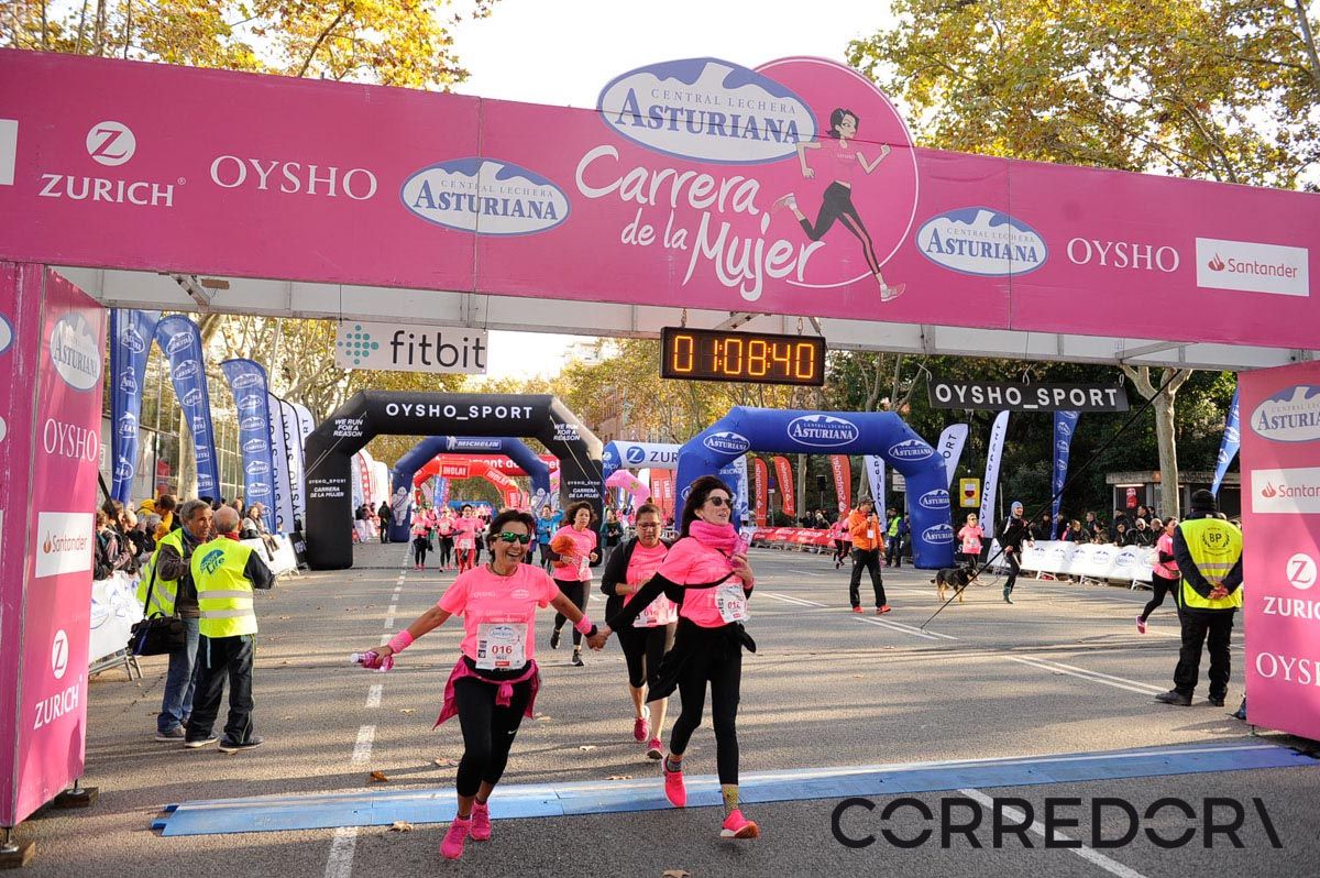 Llegada de la Carrera de la Mujer de Barcelona (ARCO IZQUIERDO 39)