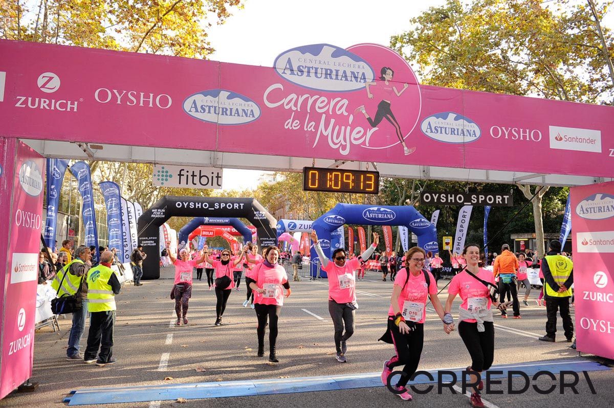 Llegada de la Carrera de la Mujer de Barcelona (ARCO IZQUIERDO 40)