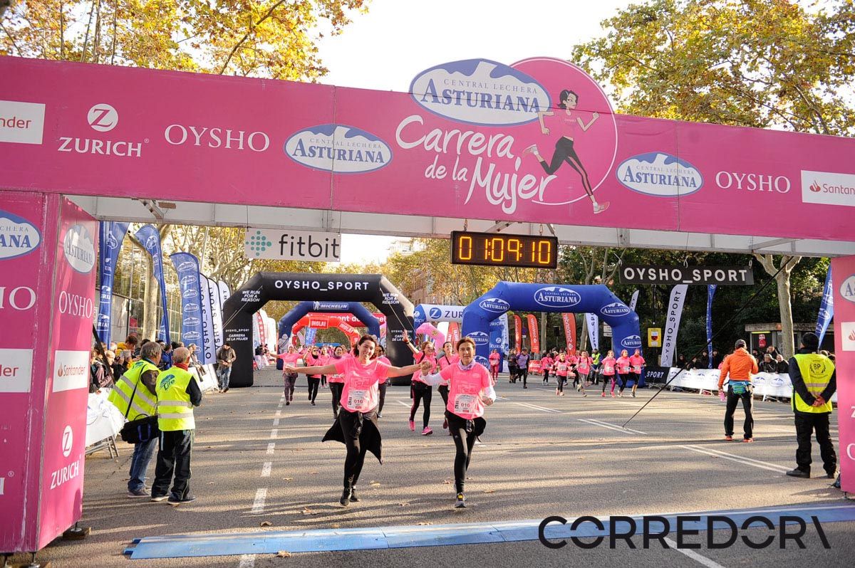 Llegada de la Carrera de la Mujer de Barcelona (ARCO IZQUIERDO 40)